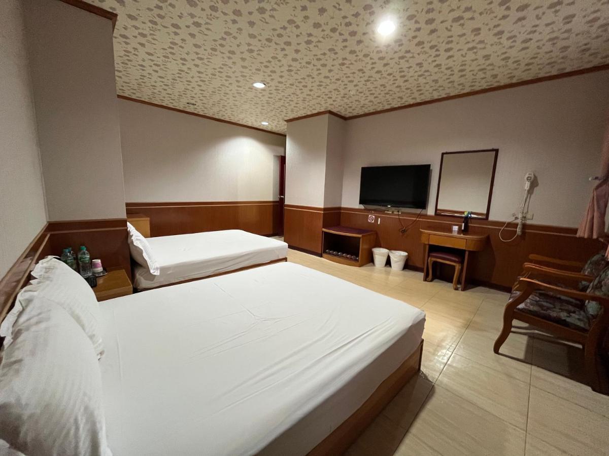 Jiaoxi Hot Spring Hotel Экстерьер фото